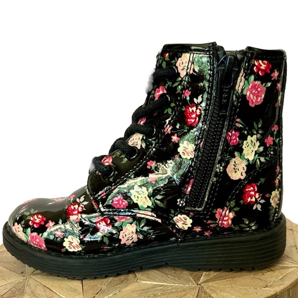 THE CHILDREN'S PLACE Black W/ Pink Roses Combat Boots  sz 7 Patent Zip & Lace Up - Picture 3 of 8